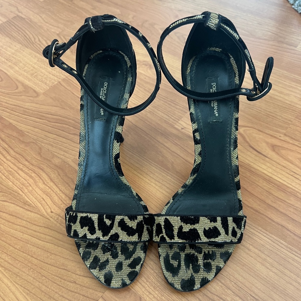 Dolce & Gabbana heeled sandals size 8 (39 EUR)